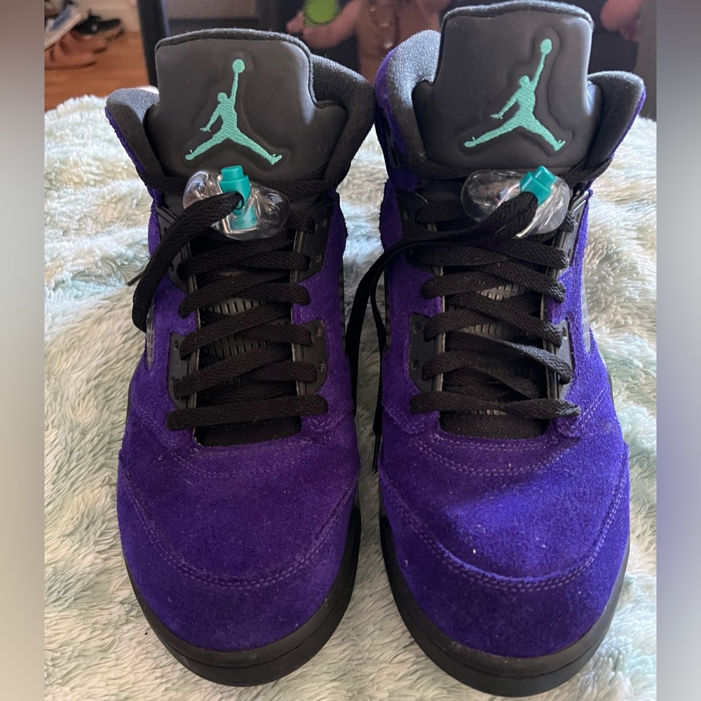 Air Jordan 5 Retro ‘Alternate Grape’
Men’s Size 11